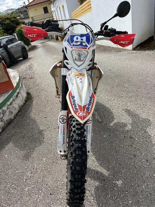 Beta 390 RR 4T – bom estado, extras, 6000km / 180h