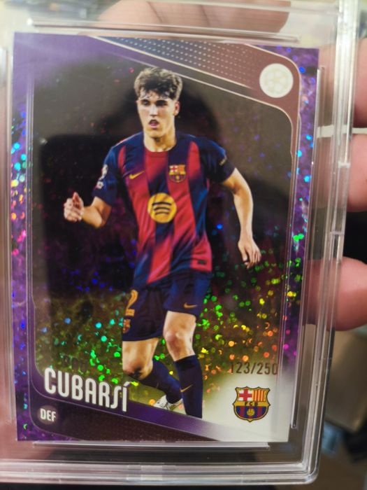 Pau Cubarsí Topps Chrome UEFA 2025/26 Pink /250 Barcelona