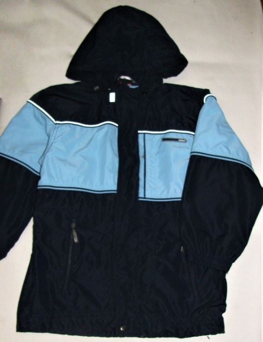 Ветровка фирмы Reima на рост 128-134 см темно-синяя