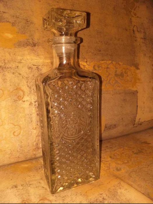 Графин для хранения вина