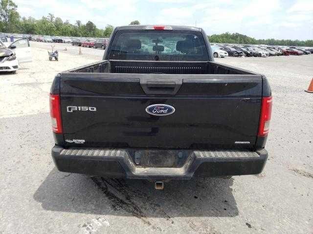 Ford F-150 z 2015 roku, silnik wolnossący — części.