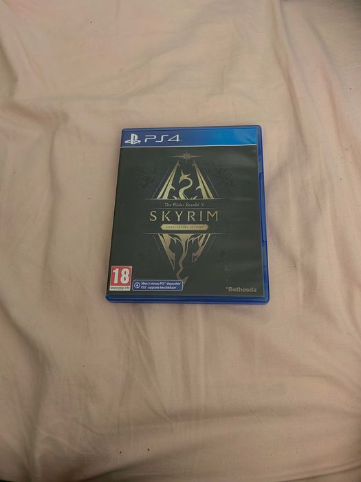 Jogo skyrim anneversiry edition de ps4