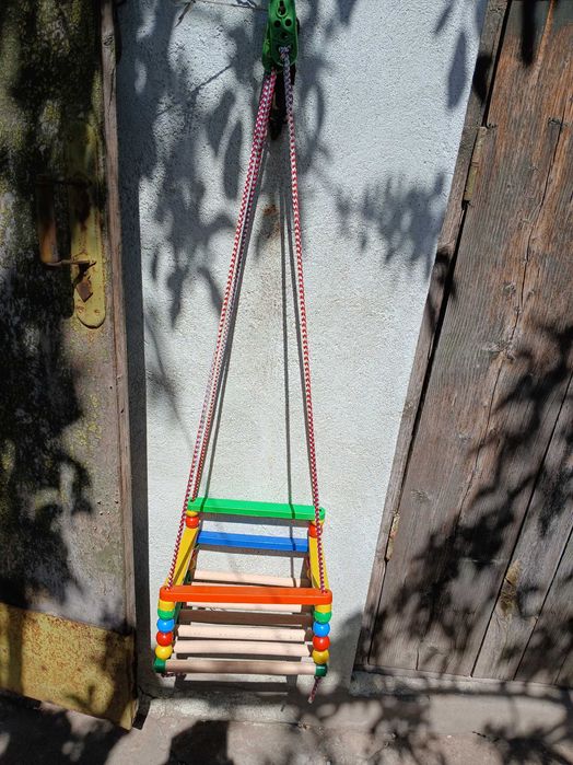 Гойдалка дитяча.