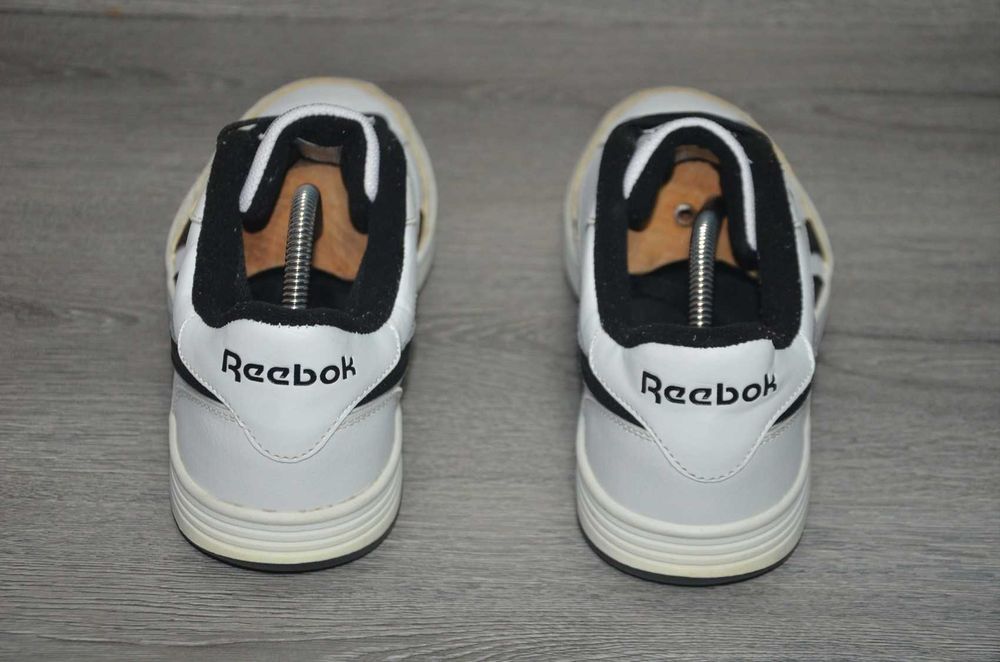 Продам кросівки шкіряні ФІРМА Reebok