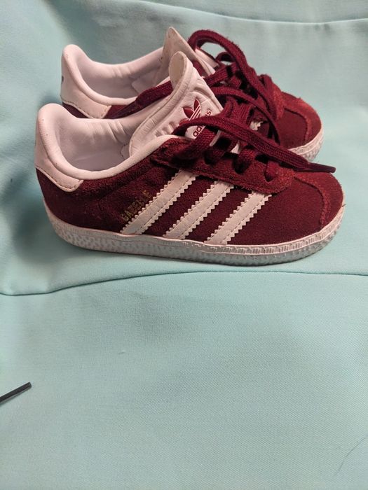 Кросівки на малечу. Бордові 22  розмір.