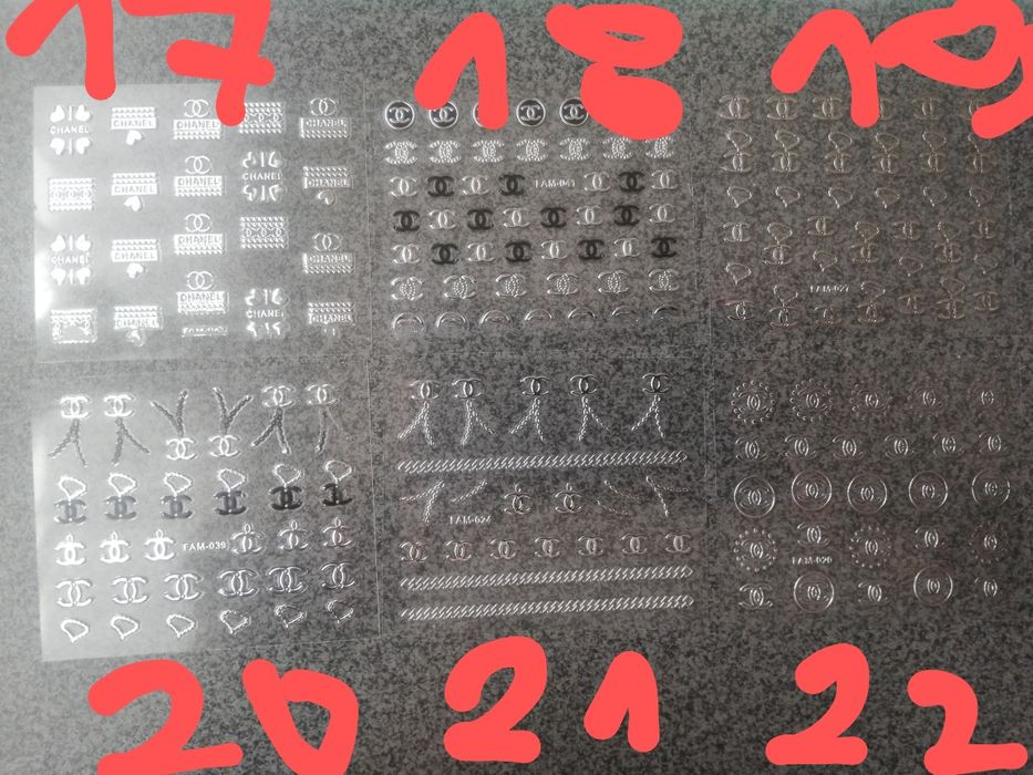 Naklejki samoprzylepne na paznokcie logowane