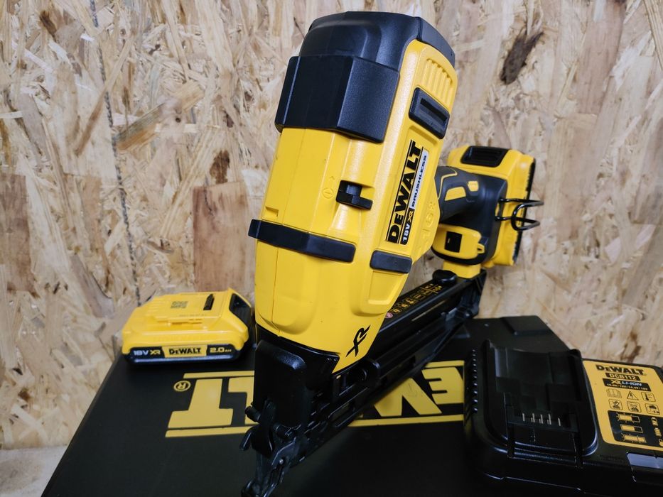 Gwoździarka sztyfciarka DeWalt DCN 660 D2