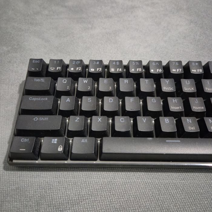 Teclado mecânico Royal Kludge RGB RK61 PT