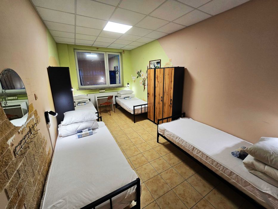 ХОСТЕЛ район WLOCHY (Lopuszanska) hostel, noclegi. 2-4 местные. 800 мес/250 нед
