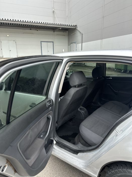 Volkswagen Golf V! Автомат! 1.6 mpi!