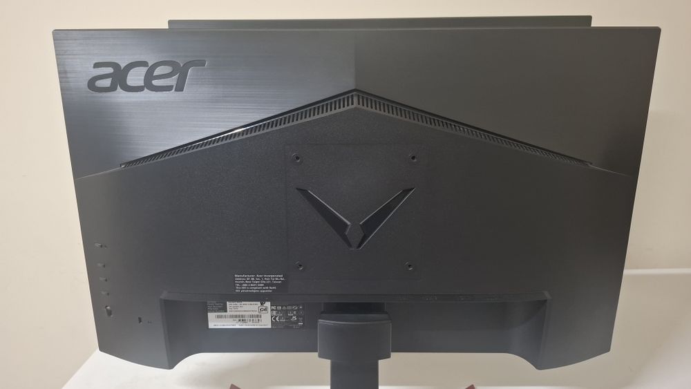 Monitores 27" e 24" acer