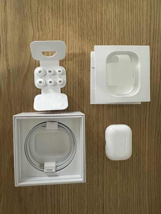 Продам Apple AirPods Pro 2 (оригінал)