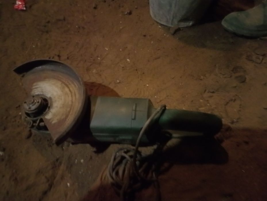 Болгарка 230 DVT