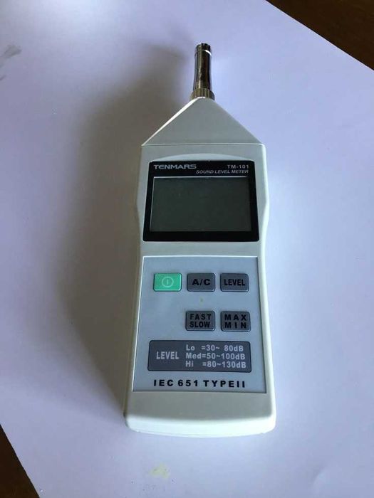 Sonómetro. Medidor de ruído.