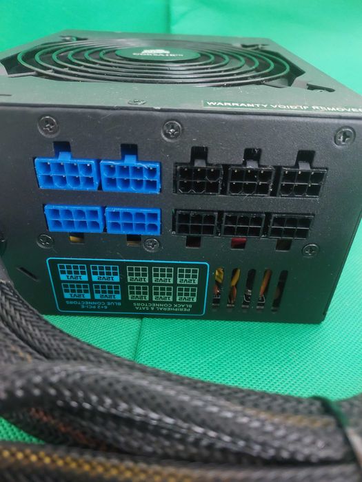 Fonte de alimentação Corsair HX 1000W - Semi-Modular