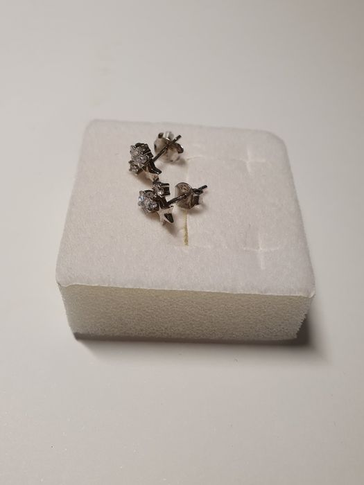 Srebrne kolczyki gwiazdki z cyrkoniami