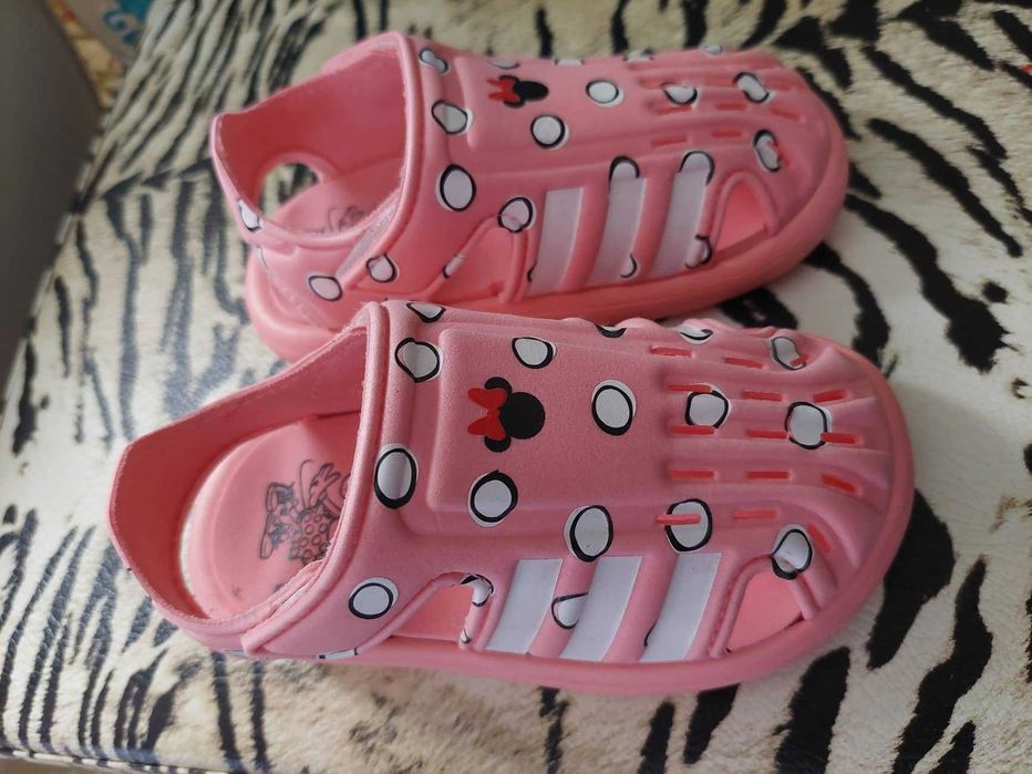 Sandalias de menina  tamanho 25 Adidas da Minie