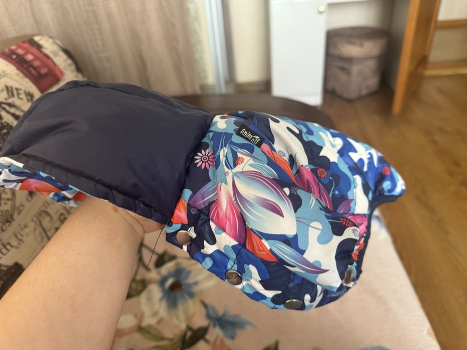 Продам легкую курточку для щенка