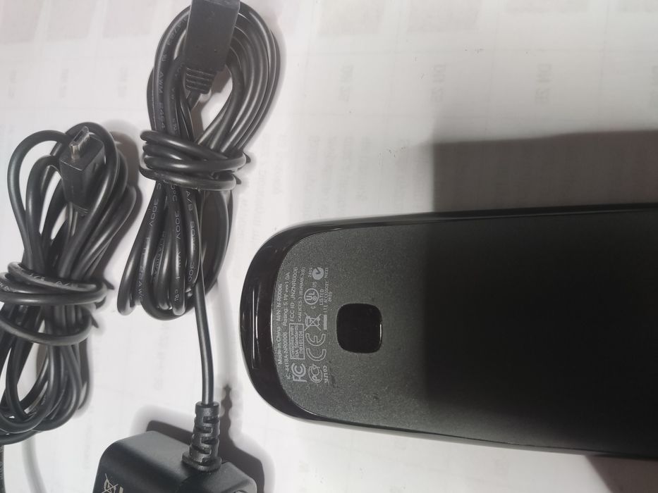 Logitech Harmony HUB + pilot Harmony Touch