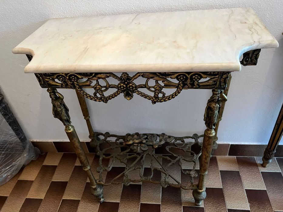 Aparador novo em ferro trabalhado