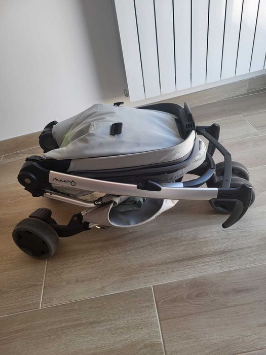 Carrinho de bebé Quinny como novo