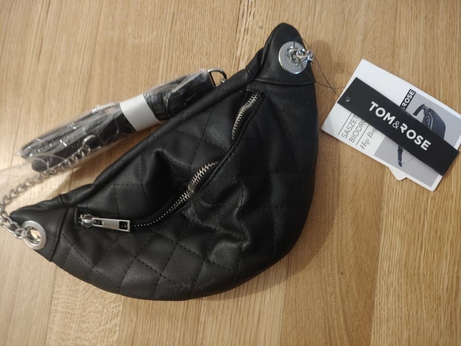 Nerka materiał podobny do skóry z łańcuchem