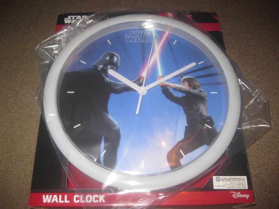 Relógio de Parede “Star Wars” Novo e Embalado!