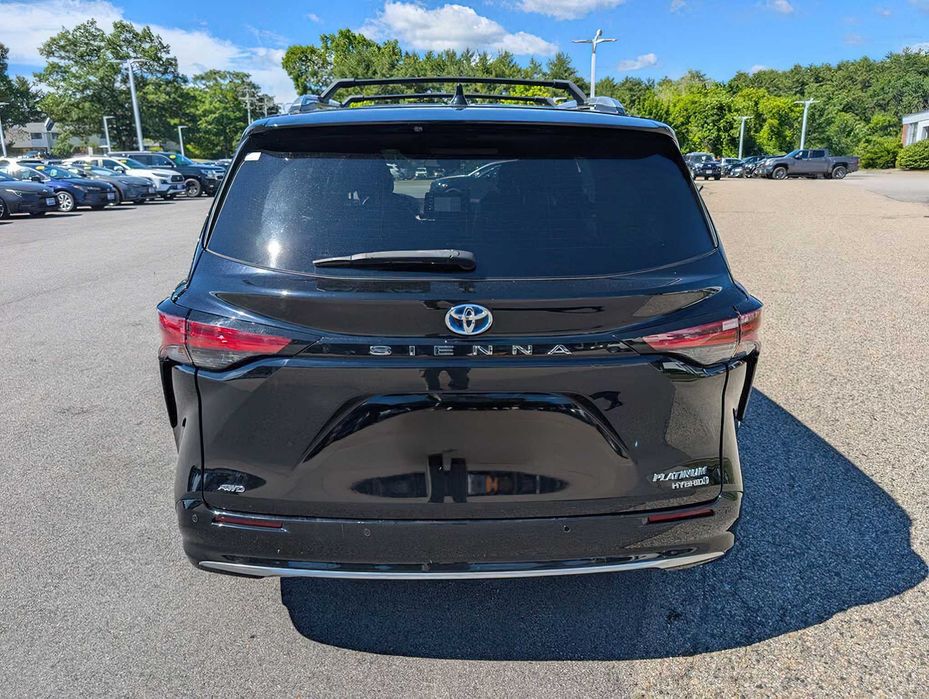 Toyota Sienna Platinum 7-Passenger      2023
