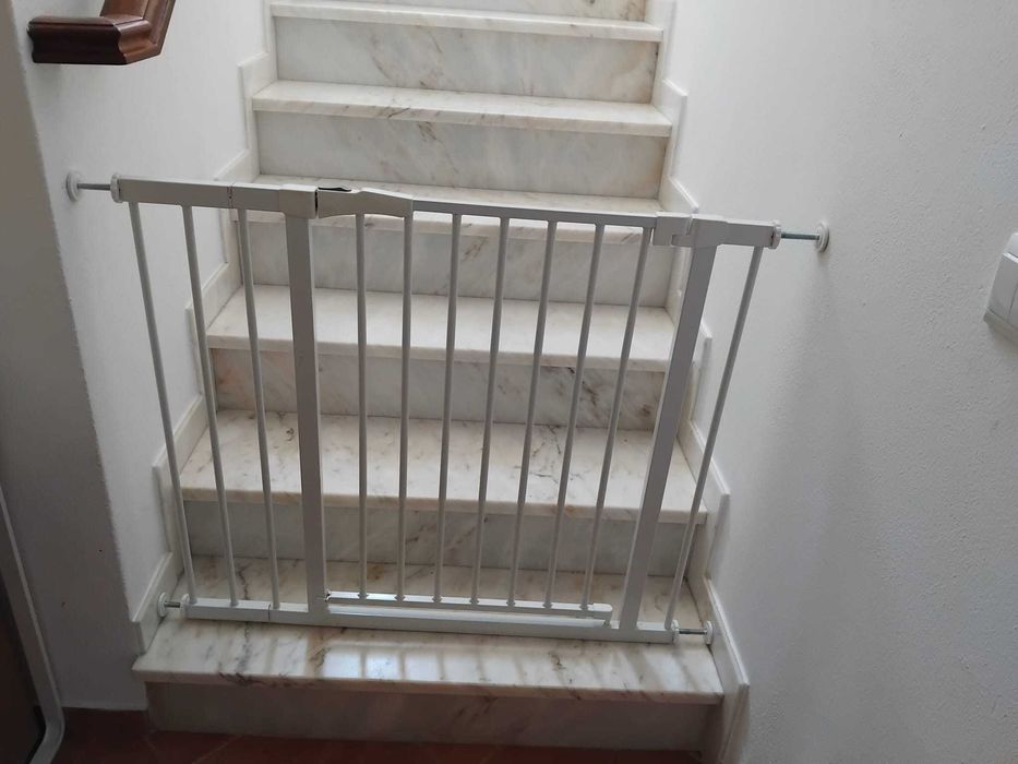 Barreira de segurança para escadas