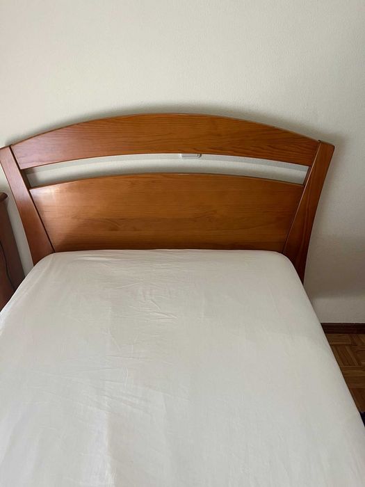 Cama de Corpo e Meio, Estrado e Colchão Gel