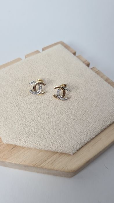 Złote kolczyki wkręty CC Channel z Białą cyrkonią