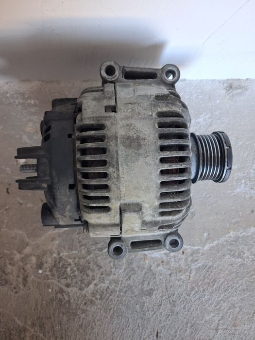 Генератор Mercedes Benz Vito 109 Valeo A6461541102 180A