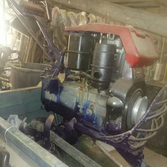 Vendo um moto enxada a gazoleo cpm o motor a gasoleo