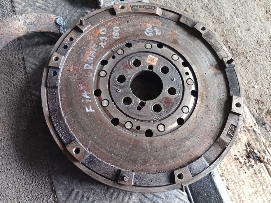 Koło Dwumasowe 282383U2 ALFA ROMEO 159 Fiat Croma