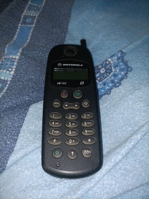 Kolekcjonerski telefon Motorola cd160