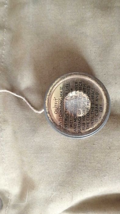 Máscara de Gás Portuguesa + Bolsa Britânica WWII 1942 Conjunto Militar - Completo!