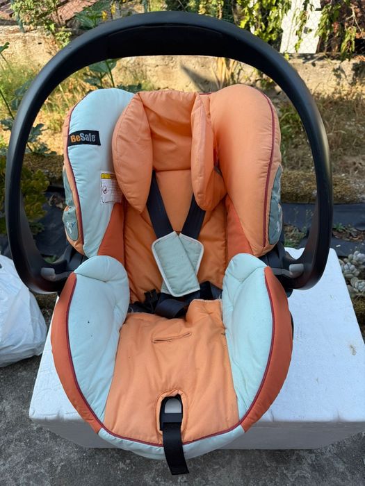 Cadeirinha bebé para automóvel