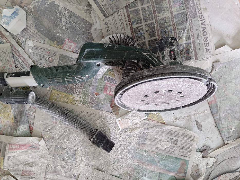 Lixadora de parede e tecto