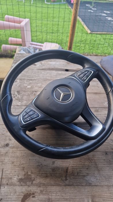 Volante Mercedes-Benz com airbag