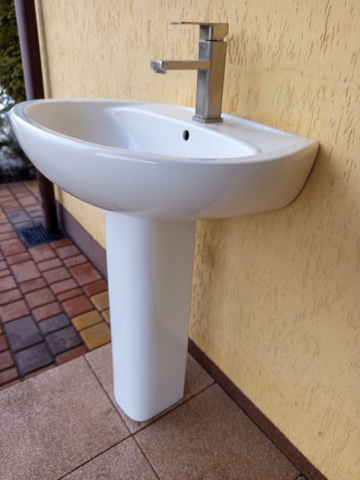 Умивальник Kolo + змішувач + дзеркало