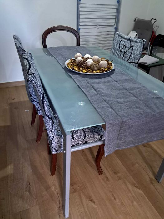 Mesa de sala em vidro