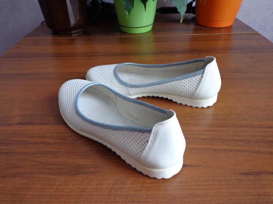 Балетки жіночі 40 розмір. Нові, шкіряні.