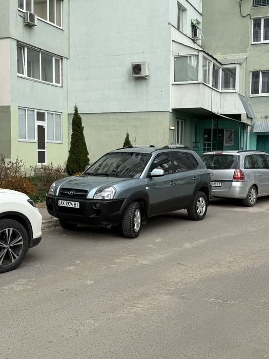 Продам туксон полный привод газ