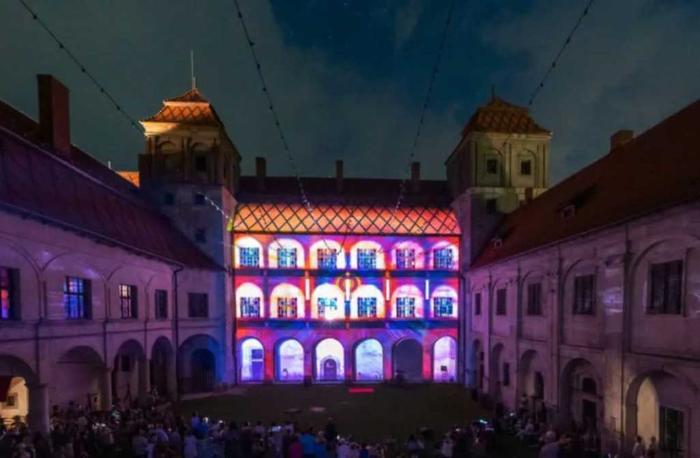 Artystyczne malowanie ścian - Mural- Wideo mapping - Oświetlenie artystyczne