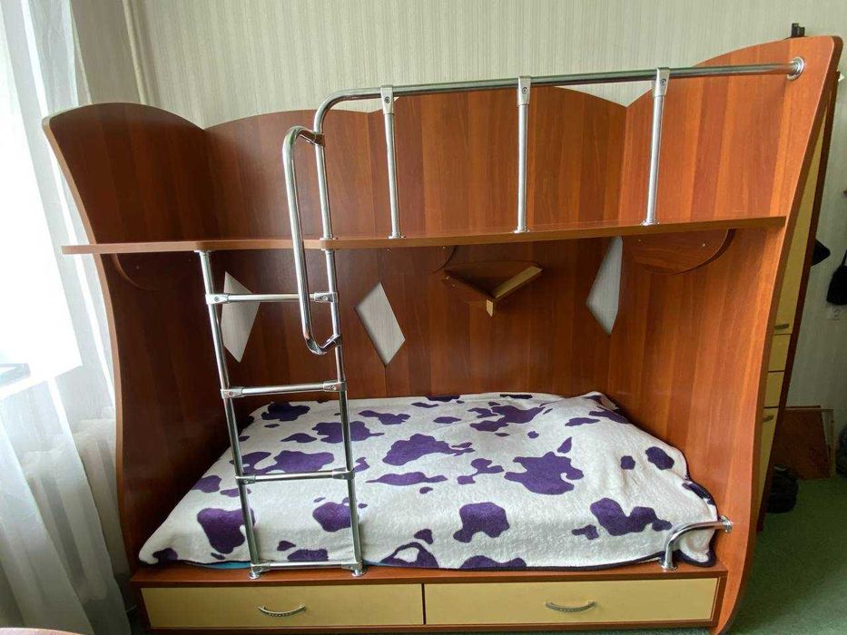 Продам набір меблів для підлітків