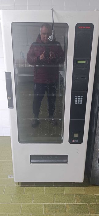 Vending máquina snacks Fãs young