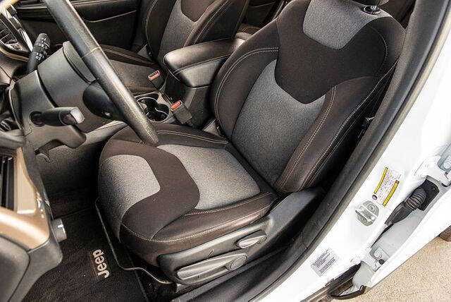 2016 Jeep Cherokee Sport