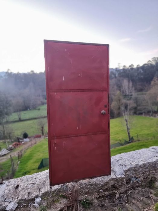 Porta de Ferro (200cm x 100cm)