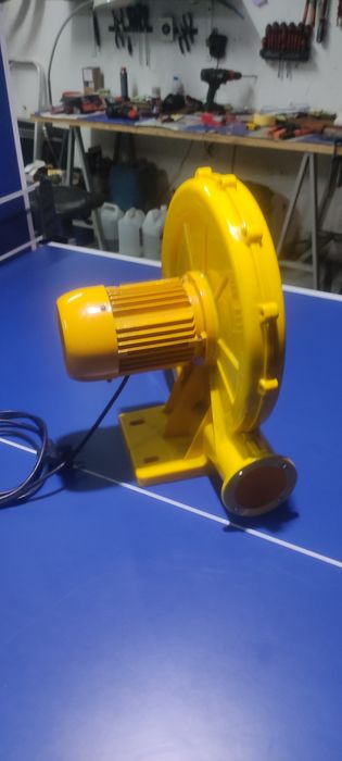 Turbina de ar para insufláveis