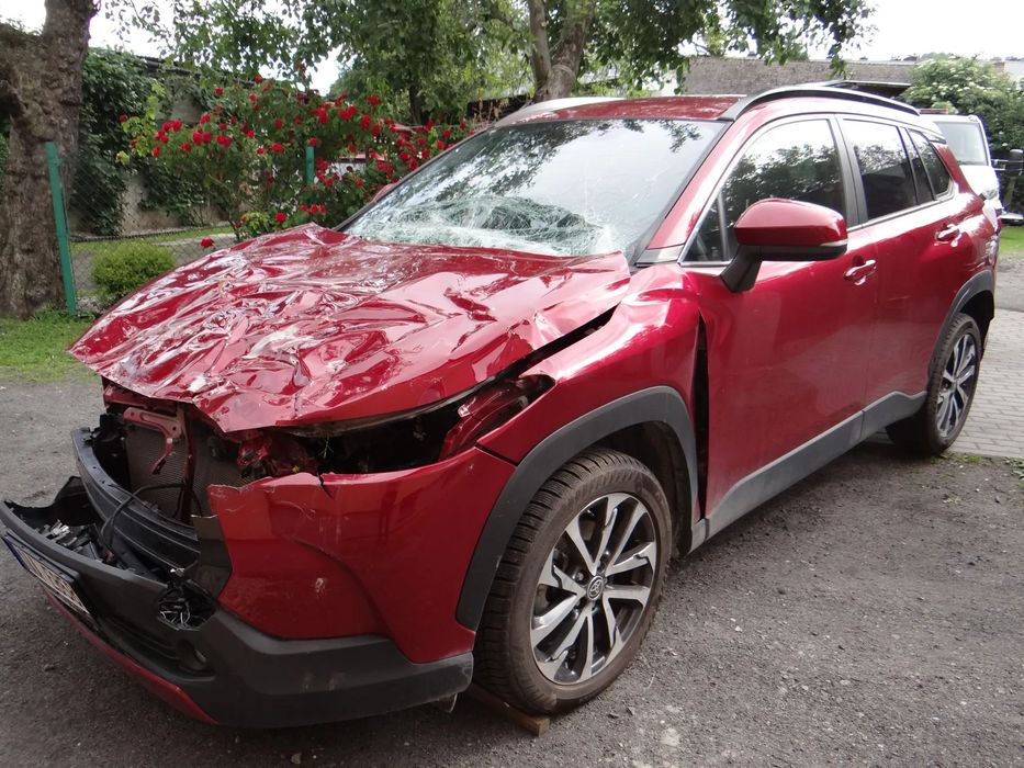 Toyota Corolla Cross HYBRYDA , produkcja 10.2023 rok , tylko 9 tyś.km..